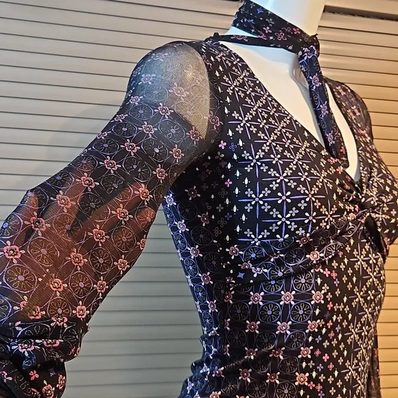 UK Size 6-8 cross wrap top, accentuates bust, transparent sleeves, pussybow tie - Picture 1 of 15